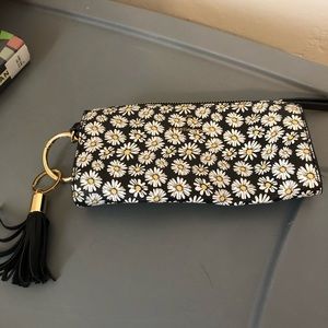 Cute spring summer wallet/wristlet black with cute daisies
